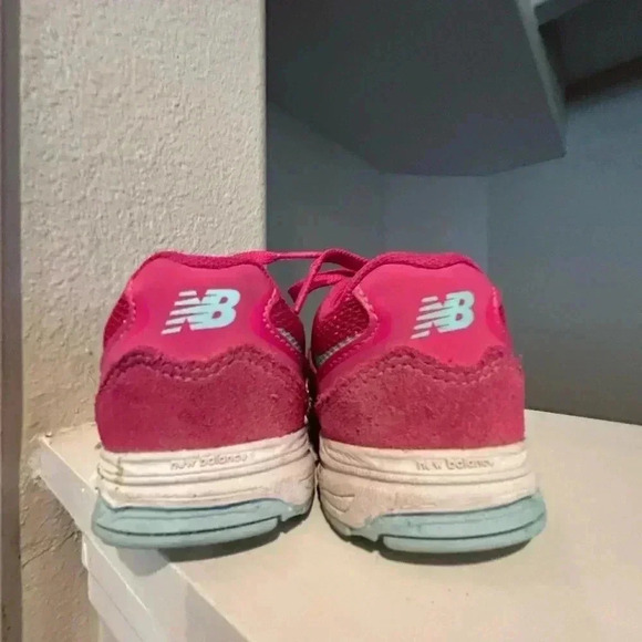 New Balance 888 V2 Toddler Sz. 7.5 Athletic Shoes,Fuchsia - Picture 7 of 9